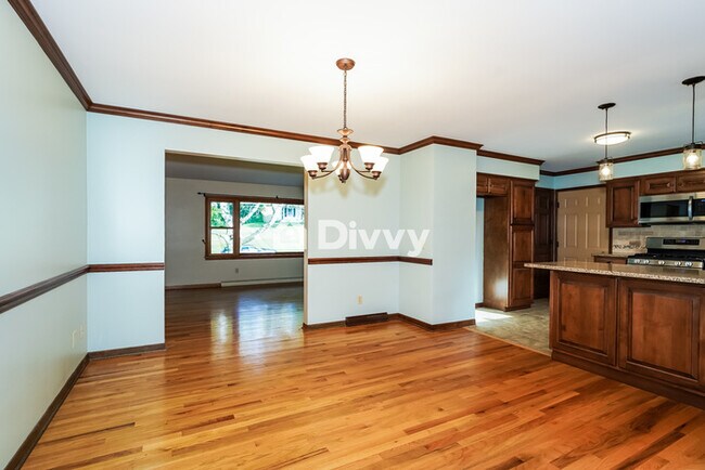 Building Photo - 8591 Glennridge Avenue Northwest