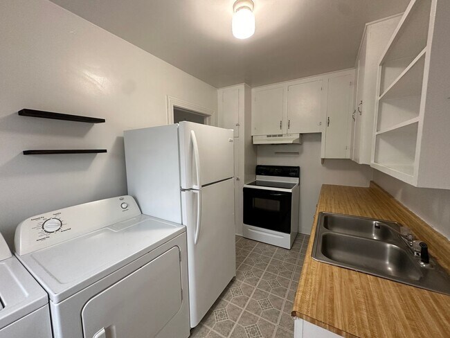 Foto del edificio - Charming 2BR/1BA Bungalow in Historic Downtown!