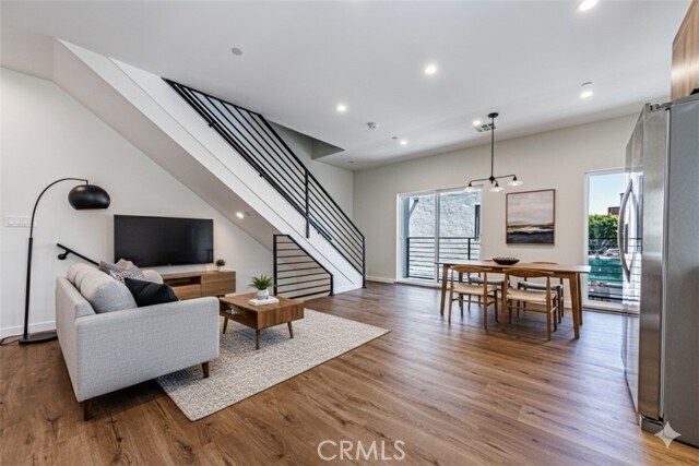 Foto del edificio - 1857 Crenshaw Blvd