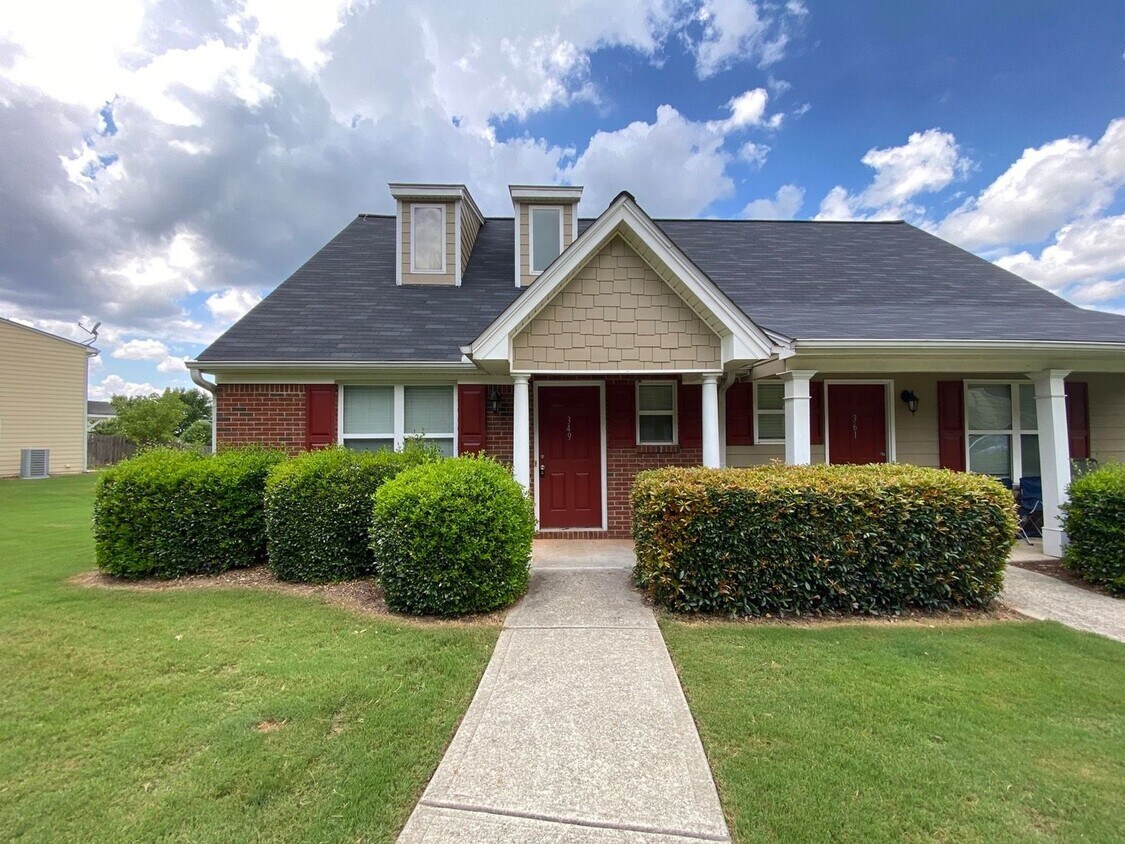 PRE-LEASING FOR AUGUST 2025! 1/2 OFF SECU... - PRE-LEASING FOR AUGUST 2025!  1/2 OFF SECU...