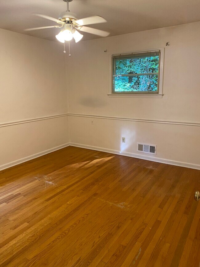 Front Left Bedroom - 1277 Chaucer Ln NE
