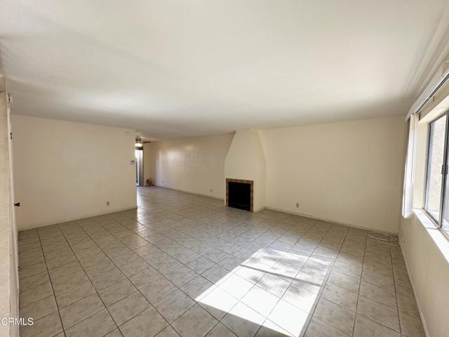 Building Photo - 122 E Ventura St