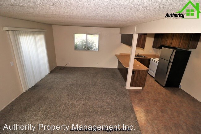 Foto del edificio - 608 Hartnell Ave