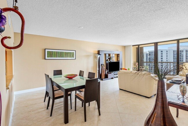 Foto del edificio - 4740 S Ocean Blvd