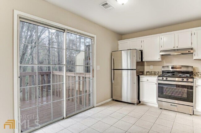 Building Photo - 6403 Charter Way