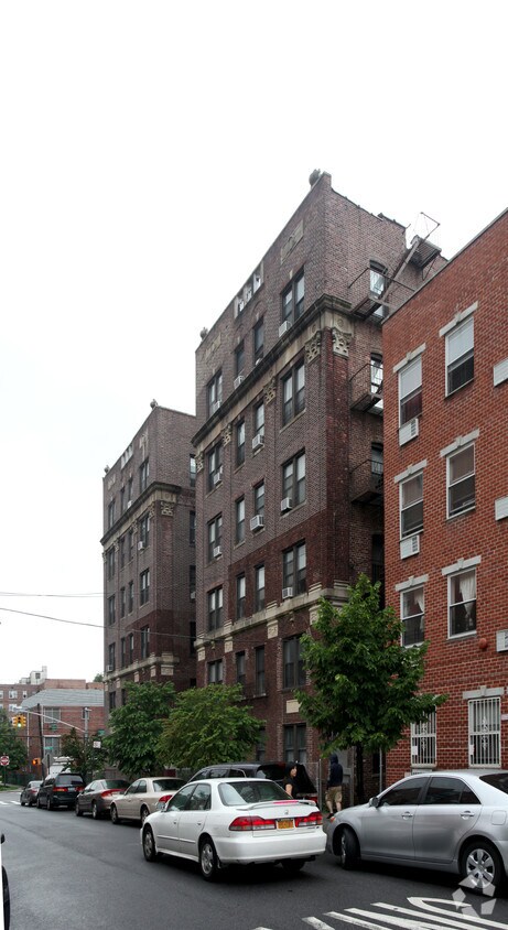 Building Photo - 14403 Barclay Ave