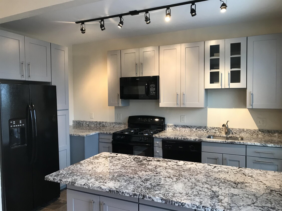 Foto principal - 837 Highview St