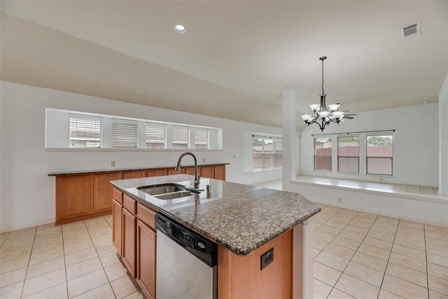 Building Photo - 6556 Fairview Dr
