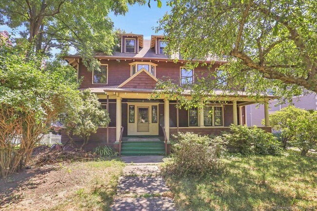 Building Photo - 720 Prospect Ave