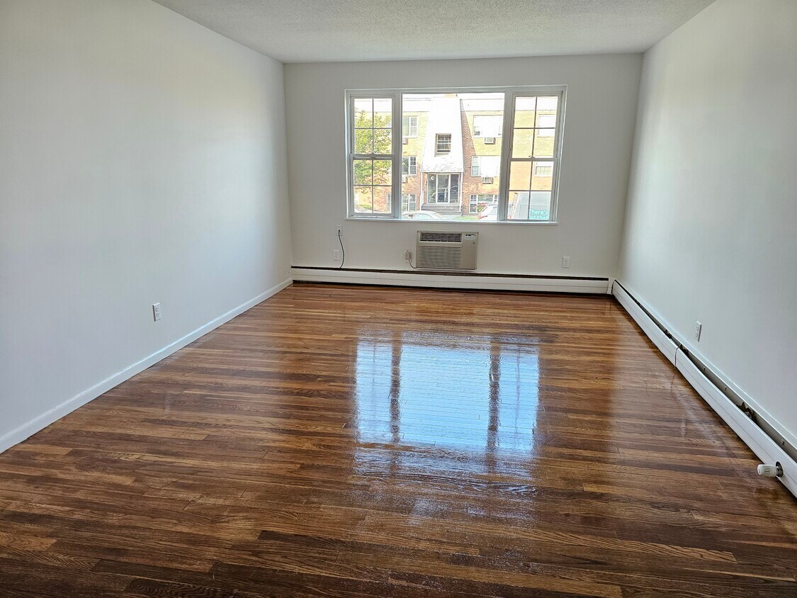 Living Room 1 - 99 Cluff Crossing Rd
