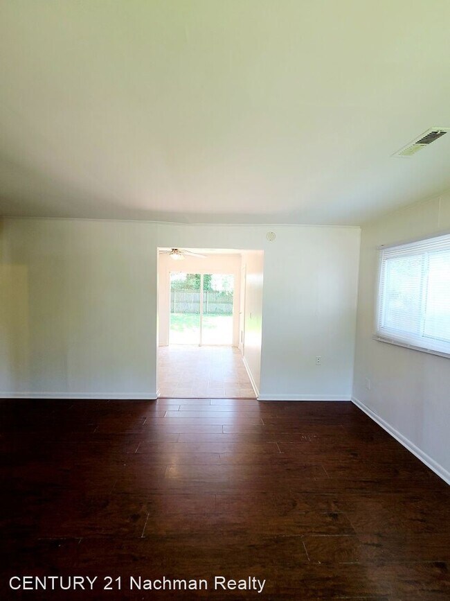 Foto del edificio - 3 br, 1 bath House - 1834 Moger Drive