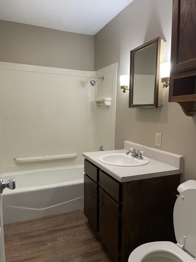 Foto del edificio - 5903 Paradise Ln