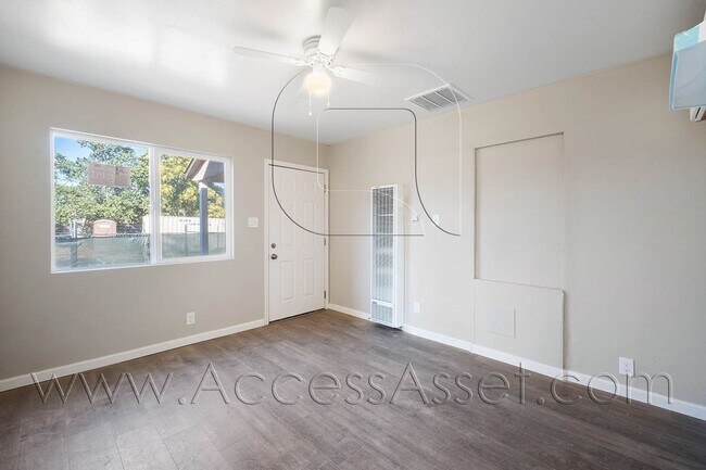 Foto del edificio - Charming Two Bedroom Home in Convenient Perris Location