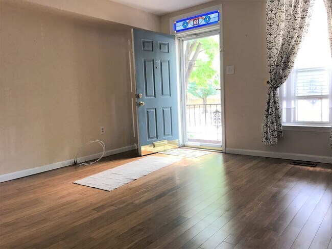 Foto del edificio - 3 Bedroom Townhome in Butcher's Hill - Fou...