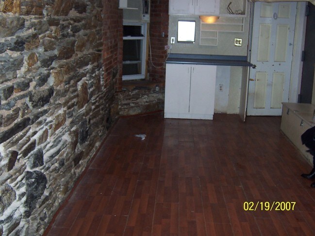 Interior - 452 W 36th St