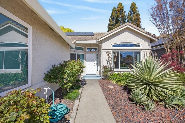 Foto del edificio - 2726 Genesee Dr