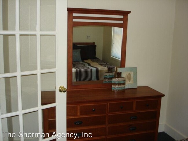 Foto del edificio - 921-925 W 9th Ave