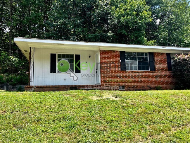 Foto del edificio - 4460 Norcross Rd