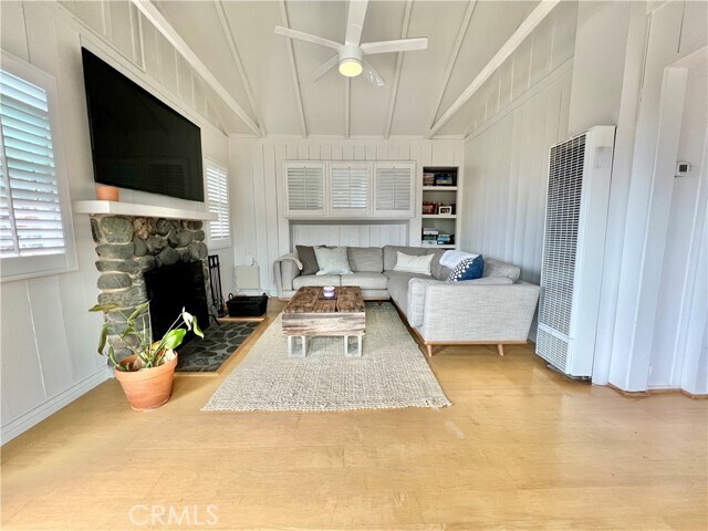 Building Photo - 2101 Glenneyre St