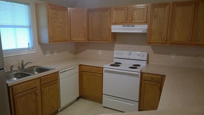 Kitchen - 2300 Abernathy St
