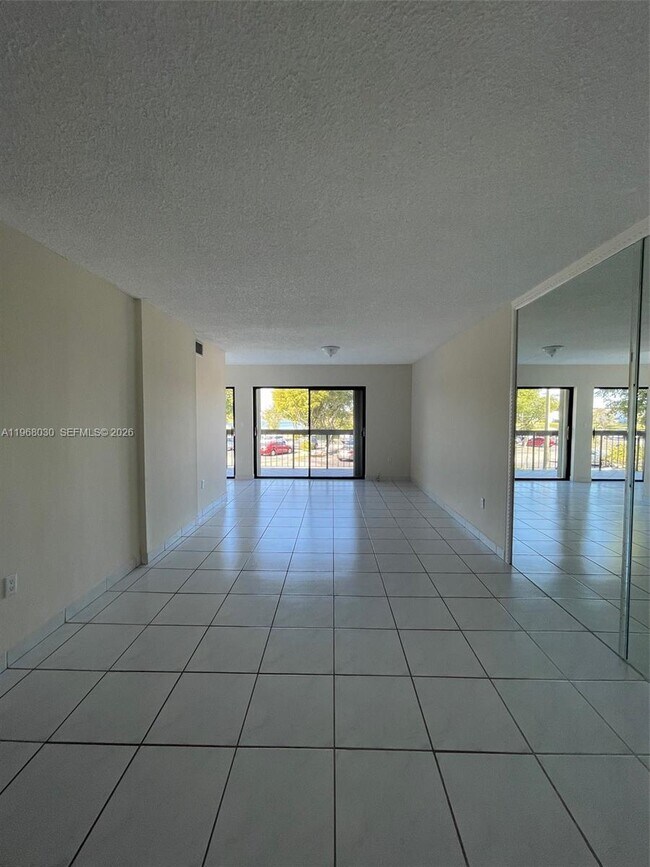 Foto del edificio - 1350 SW 122nd Ave