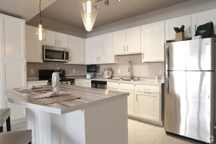 Crown Lone Oak Apartment Homes