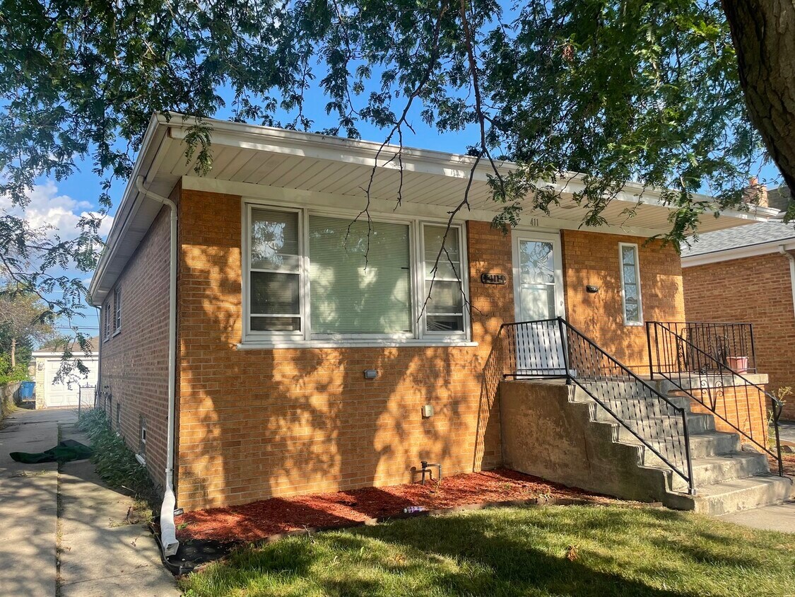 Primary Photo - 411 Yates Ave
