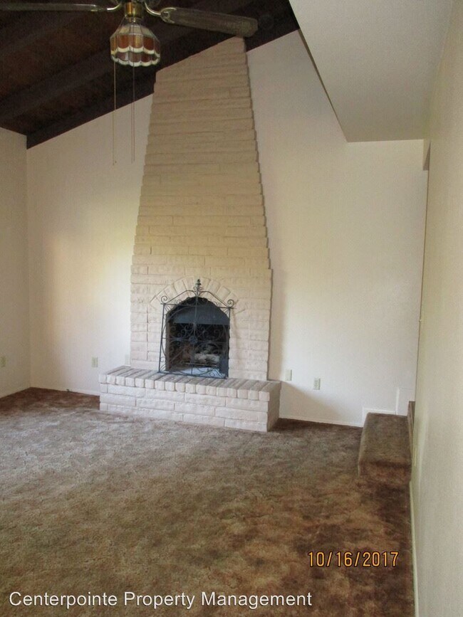 Building Photo - 2 br, 1.5 bath House - 2123 NW Watters St.