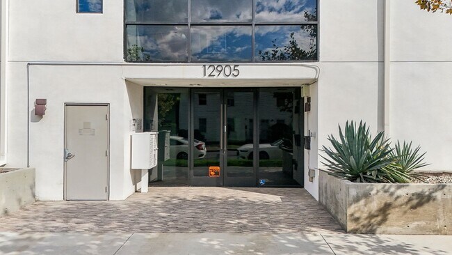 Foto del edificio - 12905 Landale Street