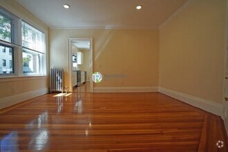 Building Photo - 10 Beals St