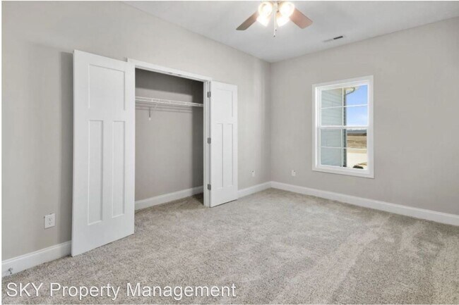 Building Photo - 4 br, 2 bath House - 406 St. George Way