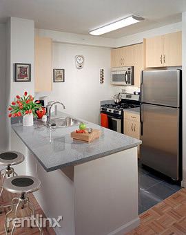 Building Photo - 271 W 57th St