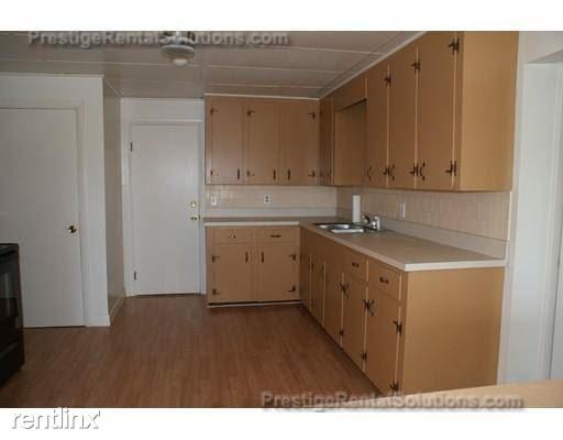 Building Photo - 3 br, 1 bath  - 512 S Main St #3