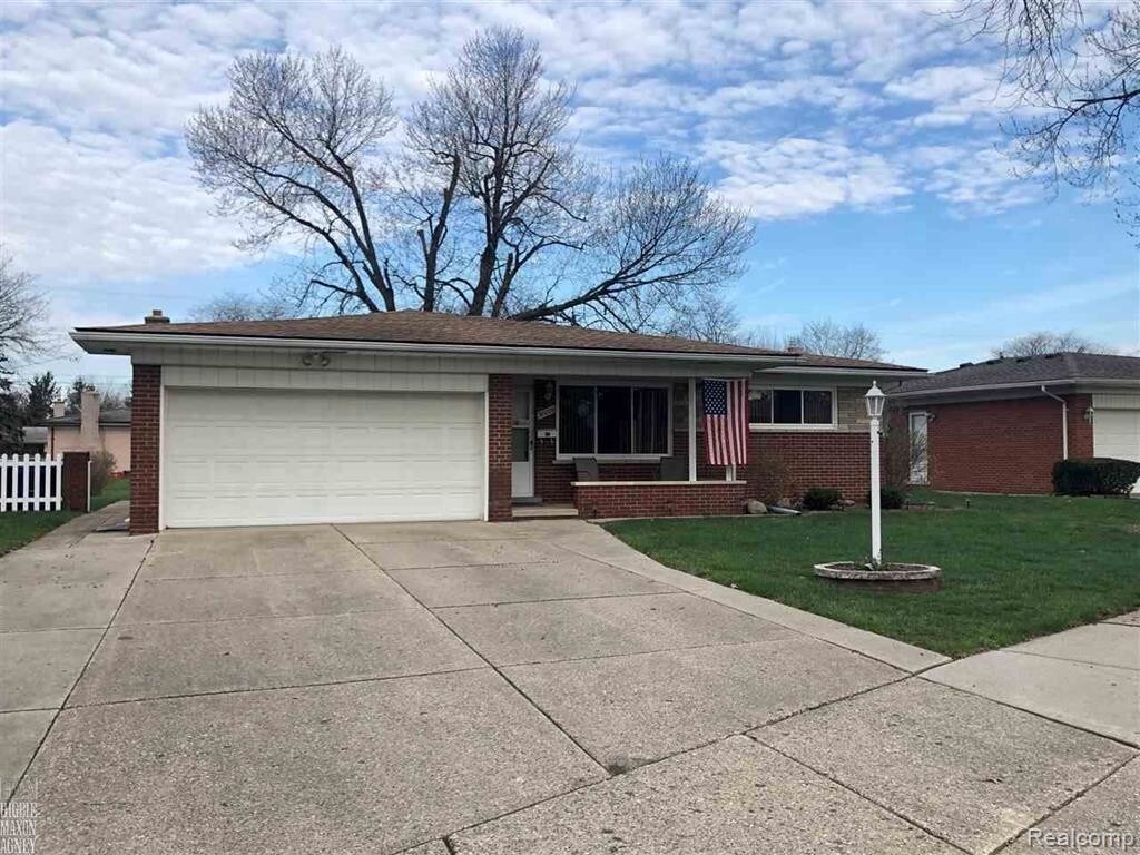 Primary Photo - 30229 Gruenburg Dr