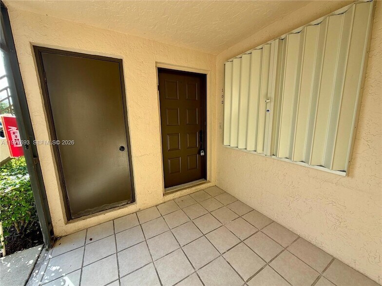 Photo - 16481 Blatt Boulevard Unit 102