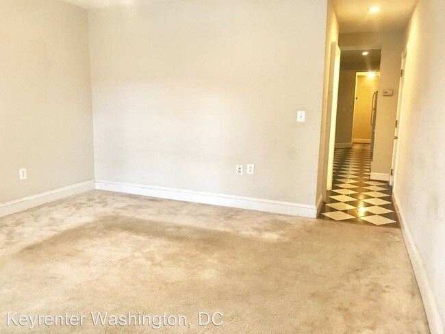 Foto del edificio - 1700 West Virginia Ave NE