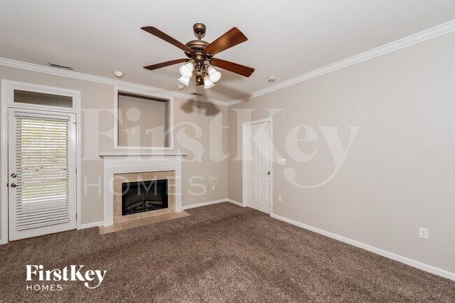 Foto del edificio - 2068 Tudor Ln