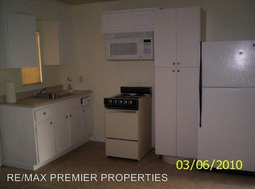 Building Photo - 760 Montello St