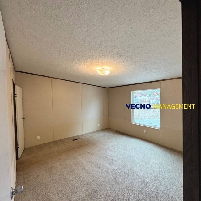 Building Photo - 842 Corinne Dr