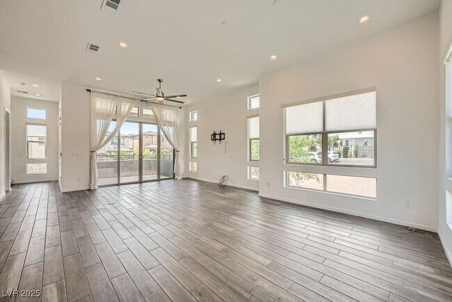 Foto del edificio - 11821 Stone Run Ave