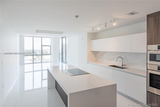 Foto del edificio - 851 NE 1st Ave