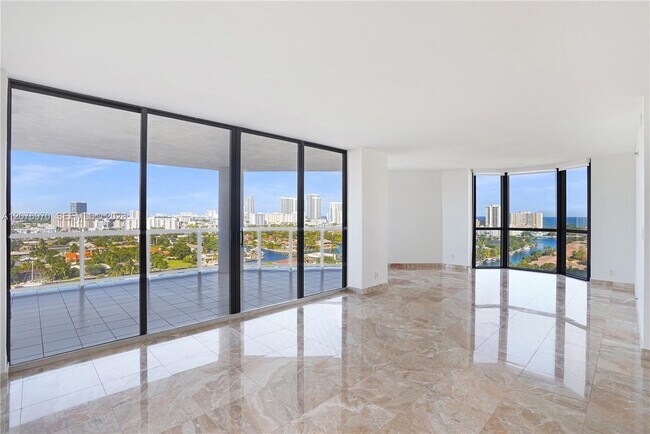 Building Photo - 3600 Yacht Club Dr