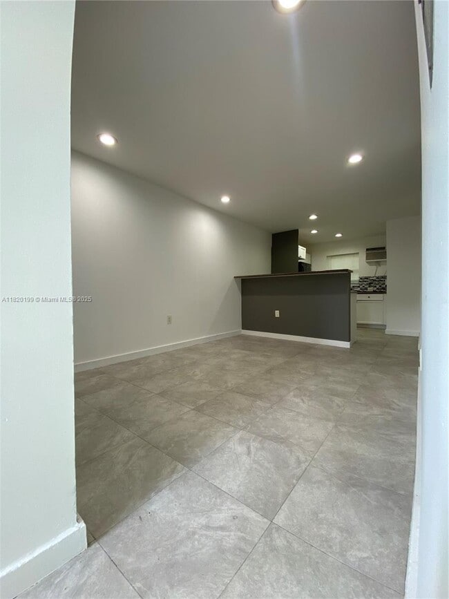 Building Photo - 1351 NW 45th St