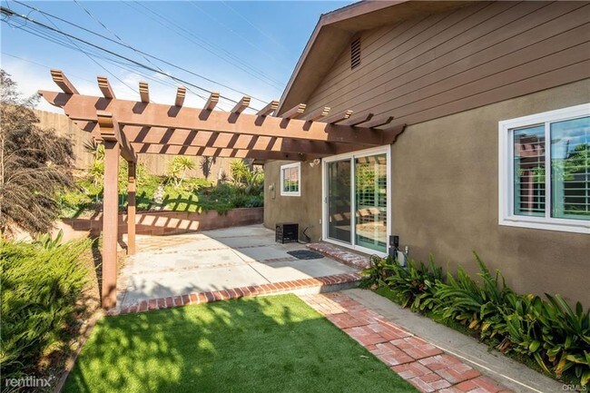 Foto del edificio - 3 br, 1 bath House - 2825 Fisk Ln