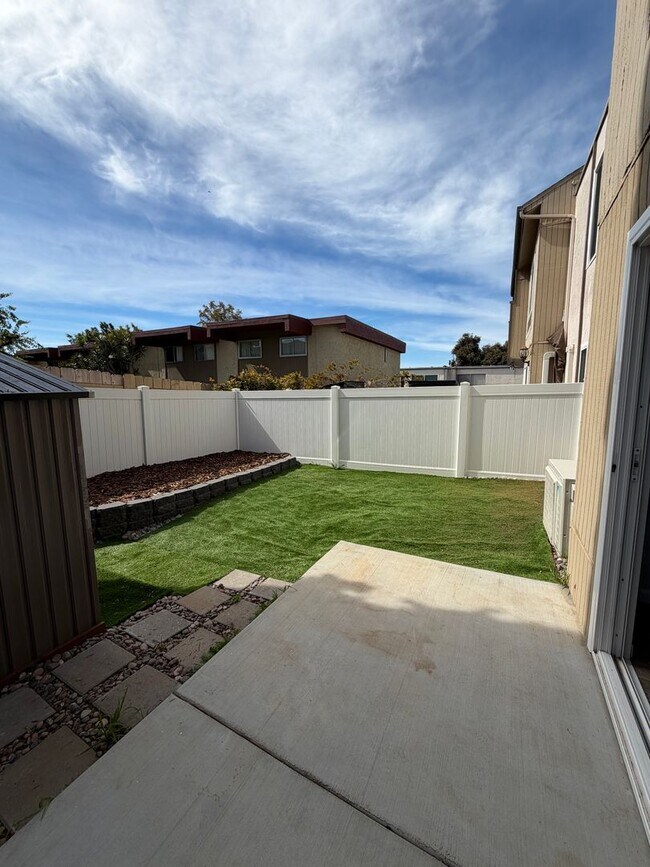 Foto del edificio - Looking for a cozy new place to call home? This charming 1-bedroom, 1-bath condo might be just th...