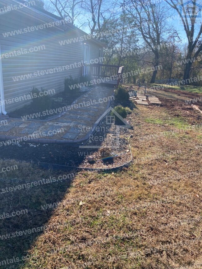 953 Mike Muncey Rd Apartment for Rent in McMinnville, TN