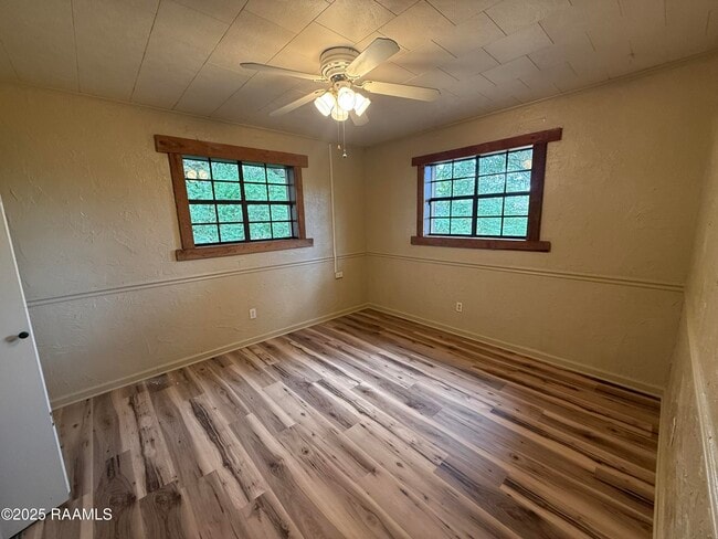 Building Photo - 417 E Broussard Rd