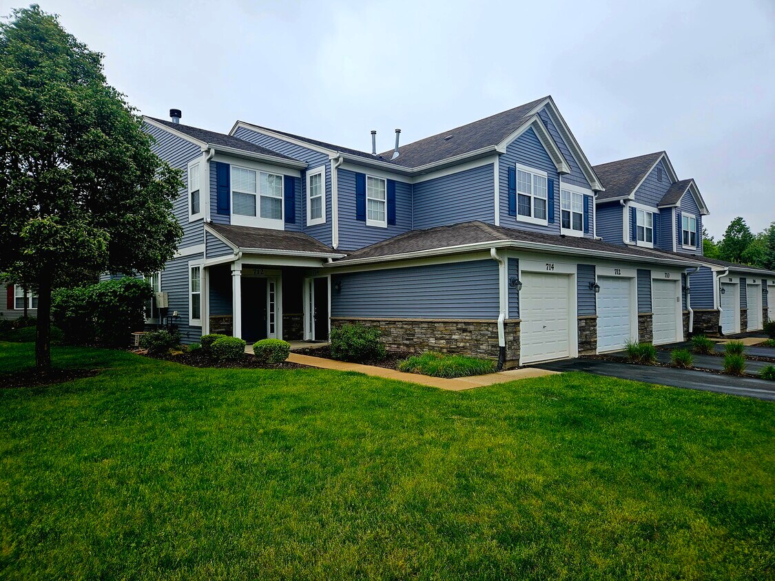 Foto principal - 714 Woodewind Dr