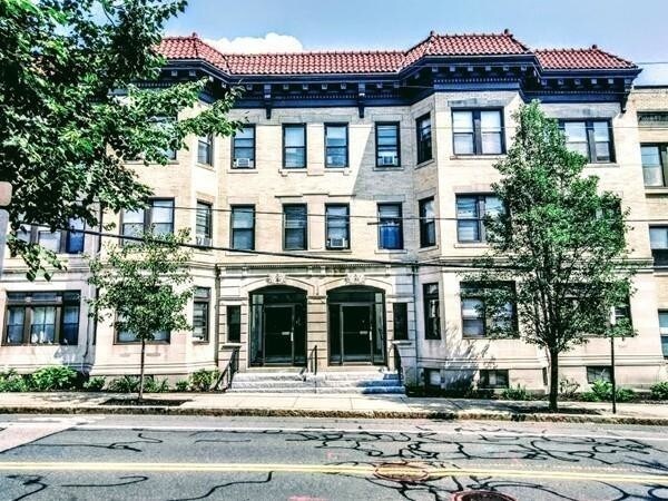 Primary Photo - 229 St Paul St