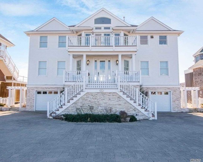 Foto del edificio - 881 Dune Rd